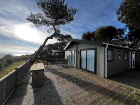 Luxury Lodge With Full Sea Views At Azure Seas In Suffolk Ref 32105Og